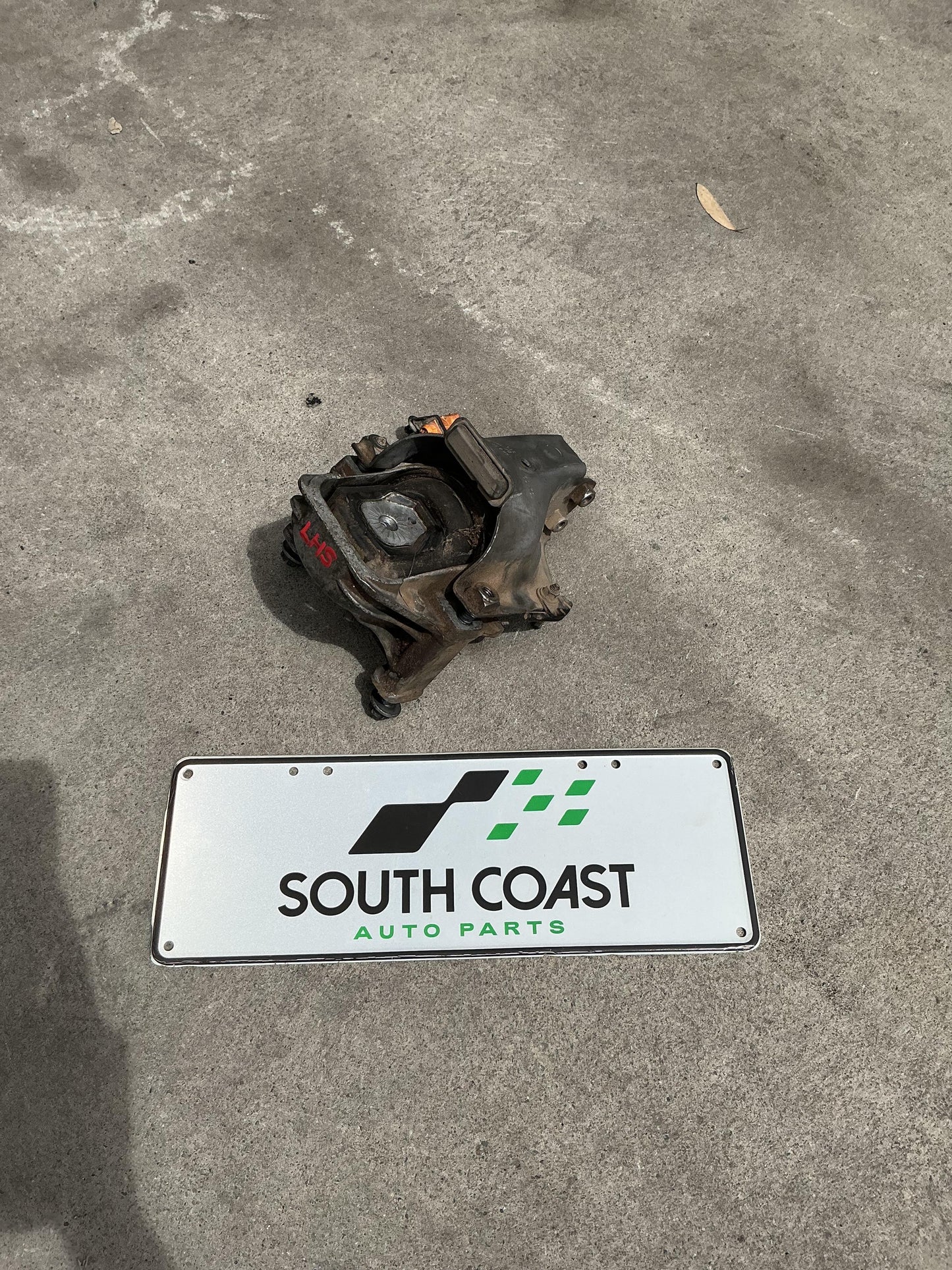 Audi A4 B8 WAUZZ8K9AA071441 Left Engine Mount 8K0399059