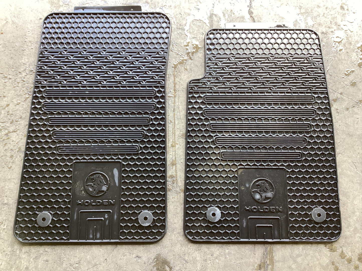 2008 - 2008 Holden Commodore   Floor Mats VEGENUINEHOLDENFRONTFLOORMATSPAIR