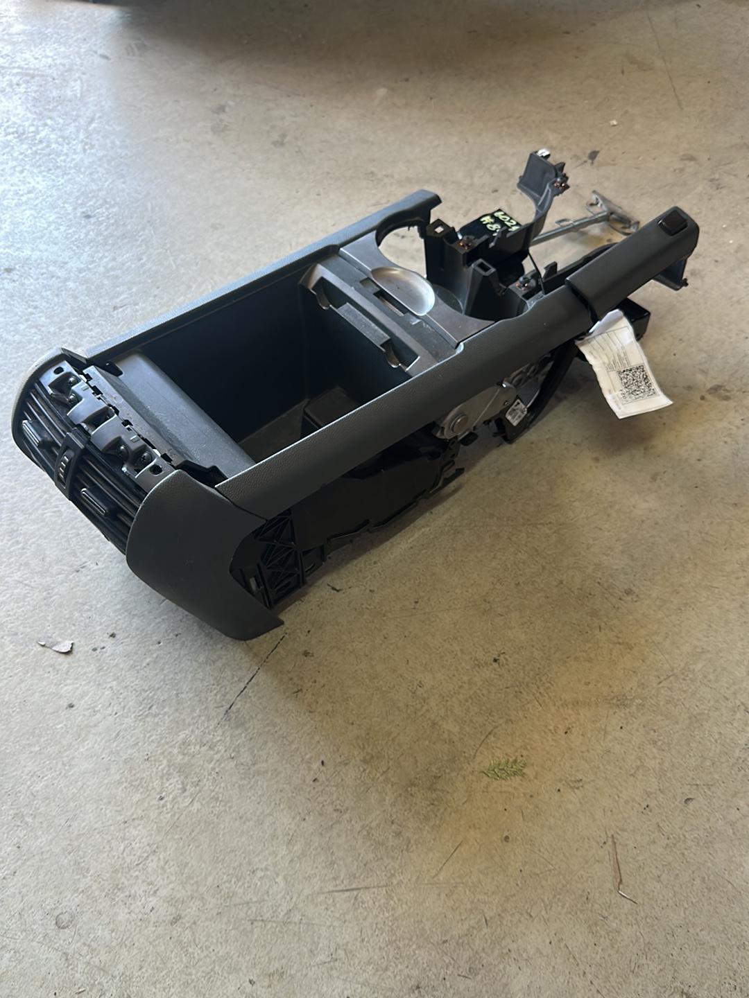 Holden Commodore   Centre Console