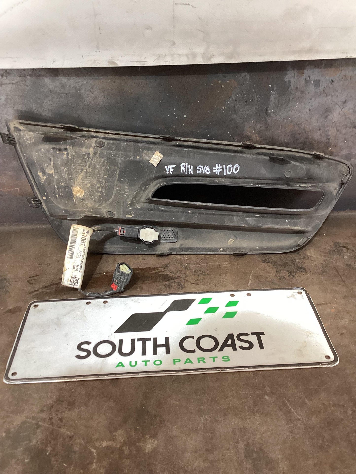 Holden Commodore VF  Right Spotlight Bezel