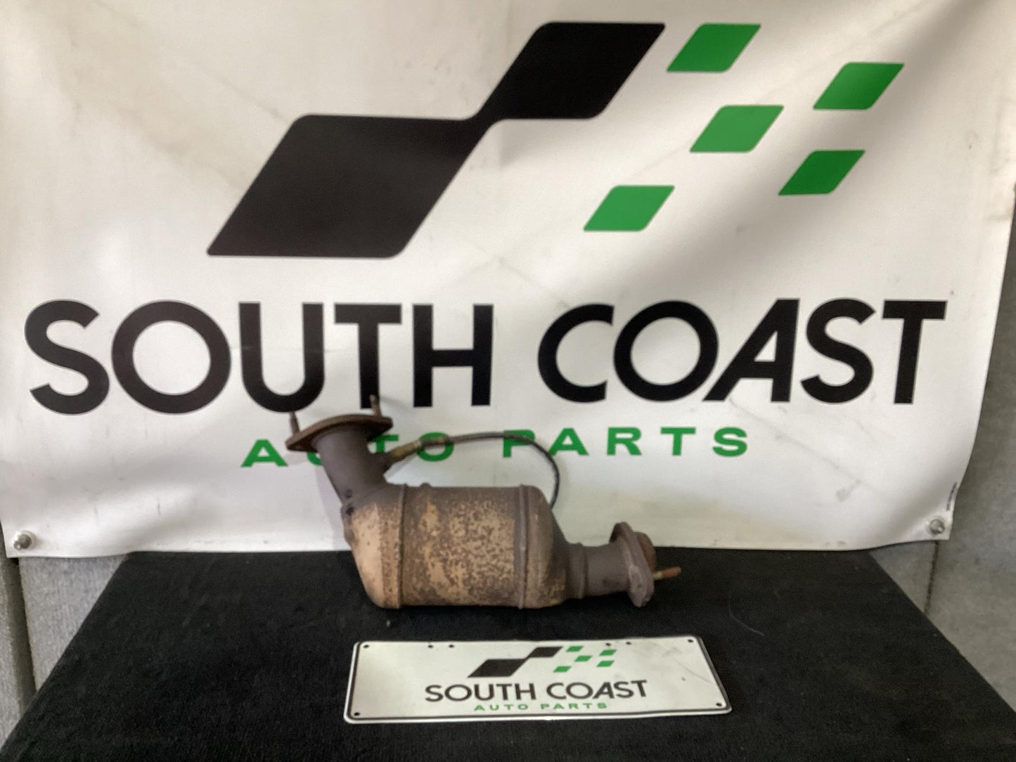 2006 - 2010 Holden Commodore VE  Left Catalytic Converter