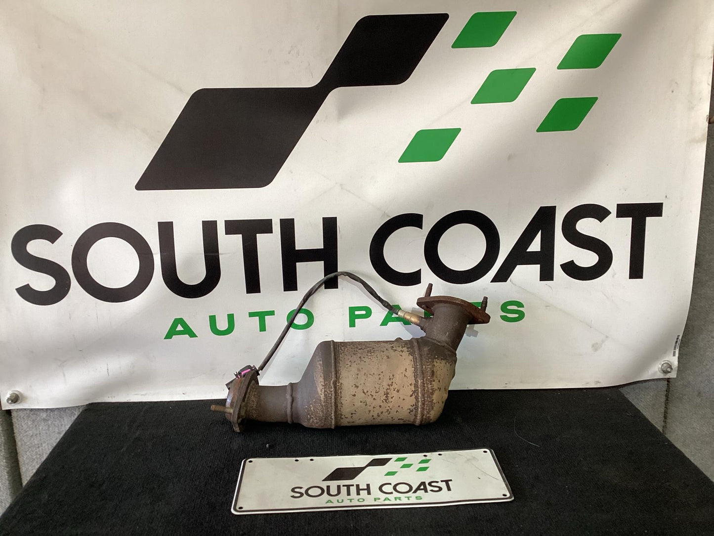 2006 - 2010 Holden Commodore VE  Rear Catalytic Converter