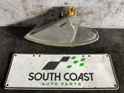 Holden Commodore VR 6H8VRK19HSL781543 Right Indicator 92048653