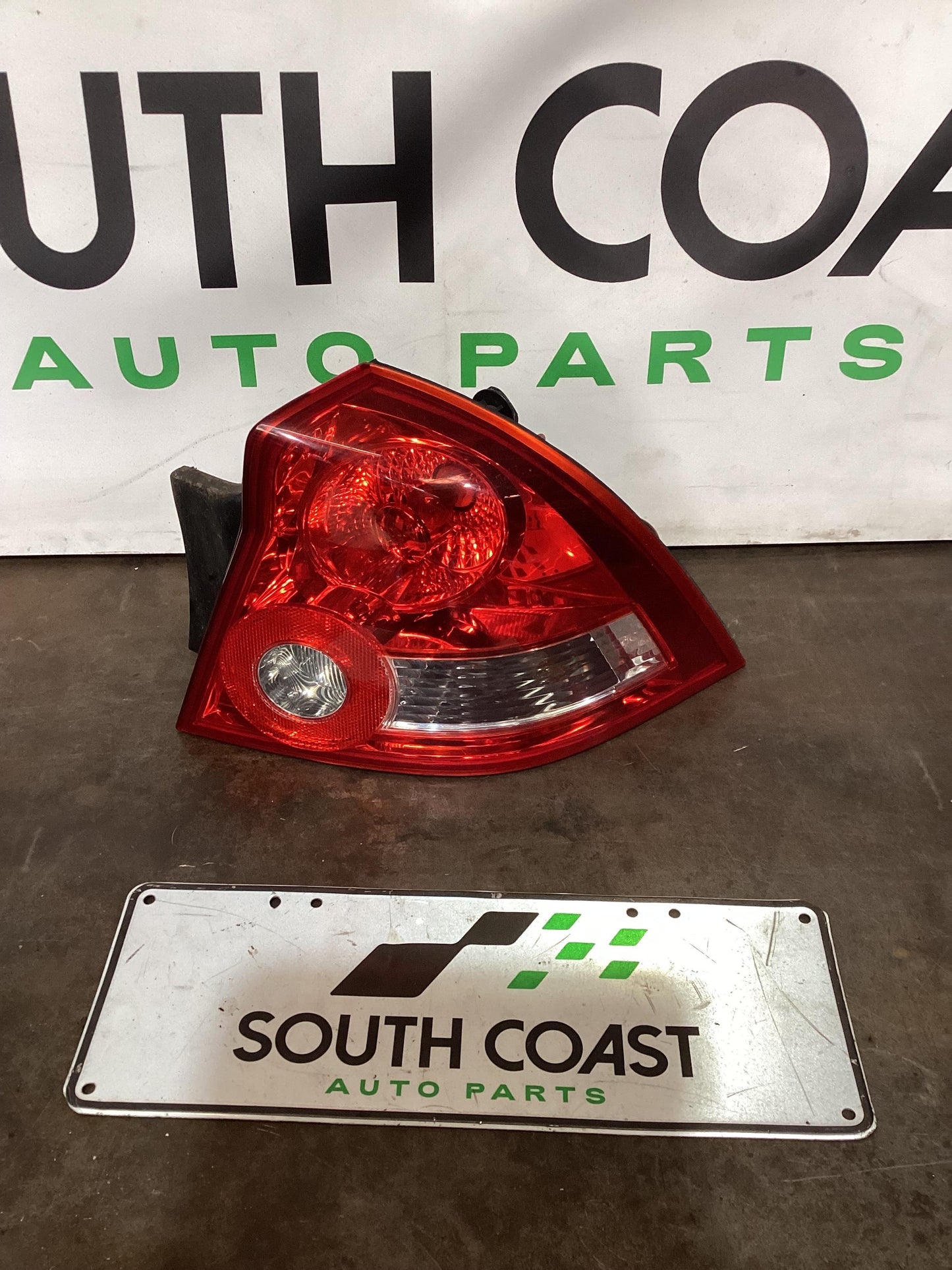 Holden Commodore VY  Right Taillight 92083418