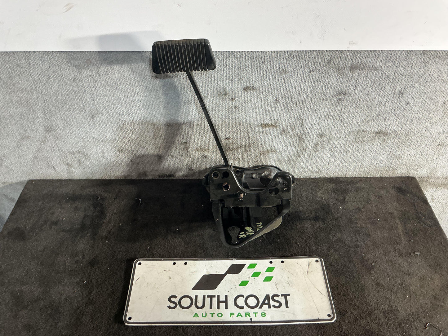 Holden Commodore VR 6H8VRK19HSL781543 Brake Pedal