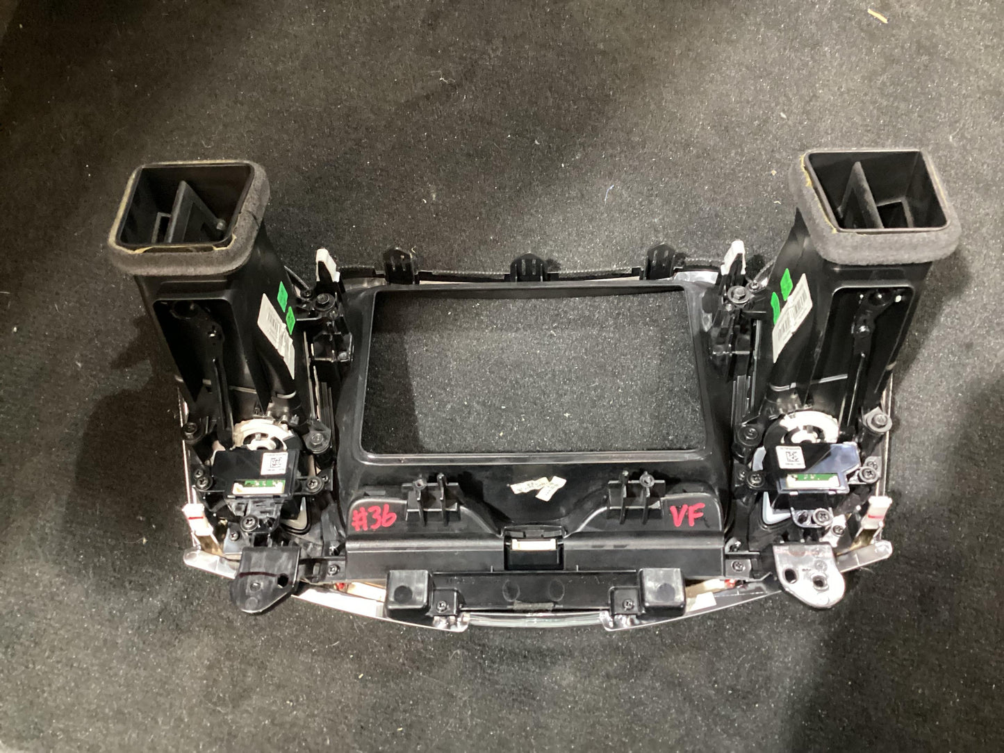 2015 Holden Calais VF  Radio Controls
