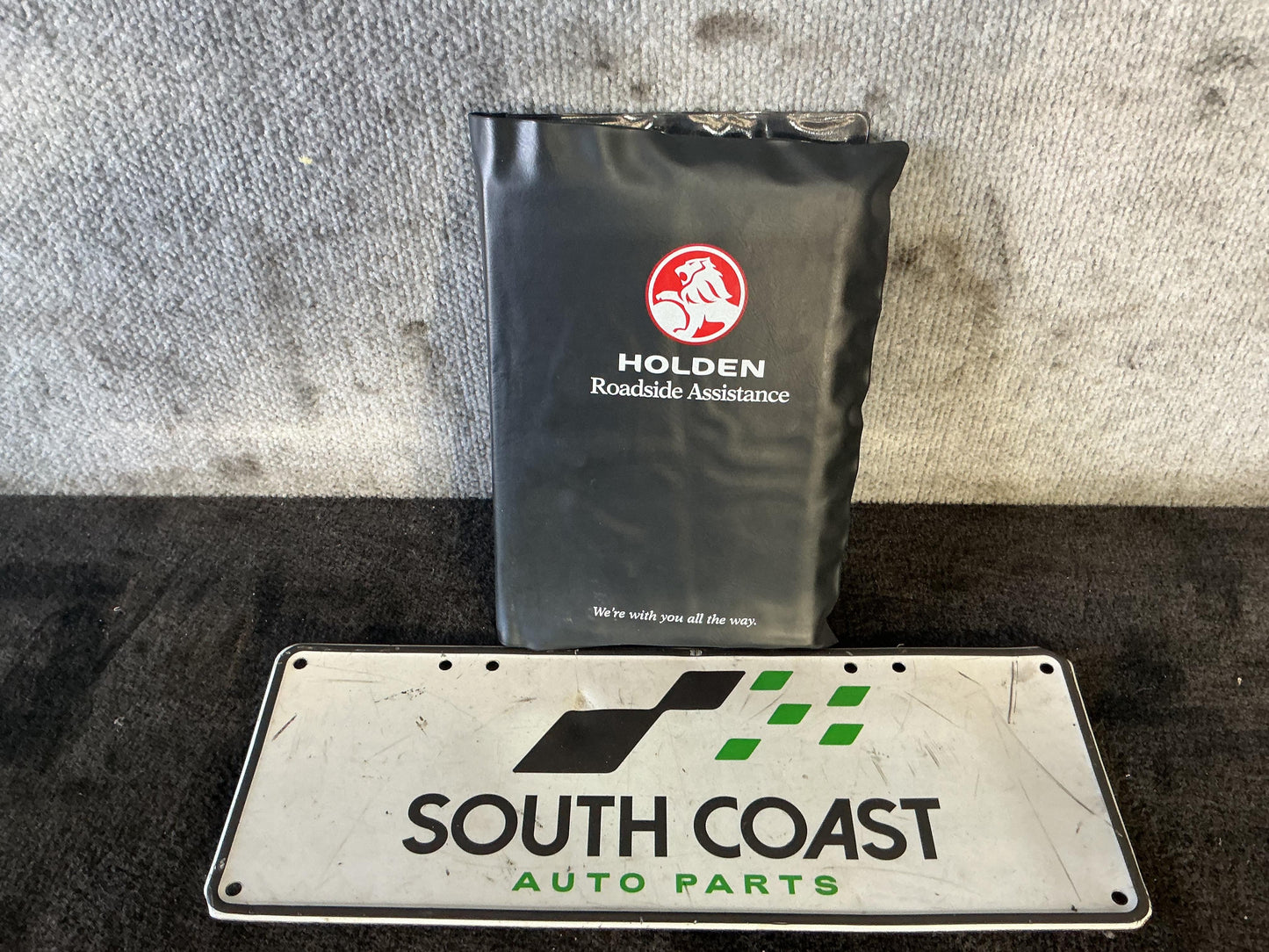 Holden Commodore VU 6H8VUK80F2L904753 Owners Handbook