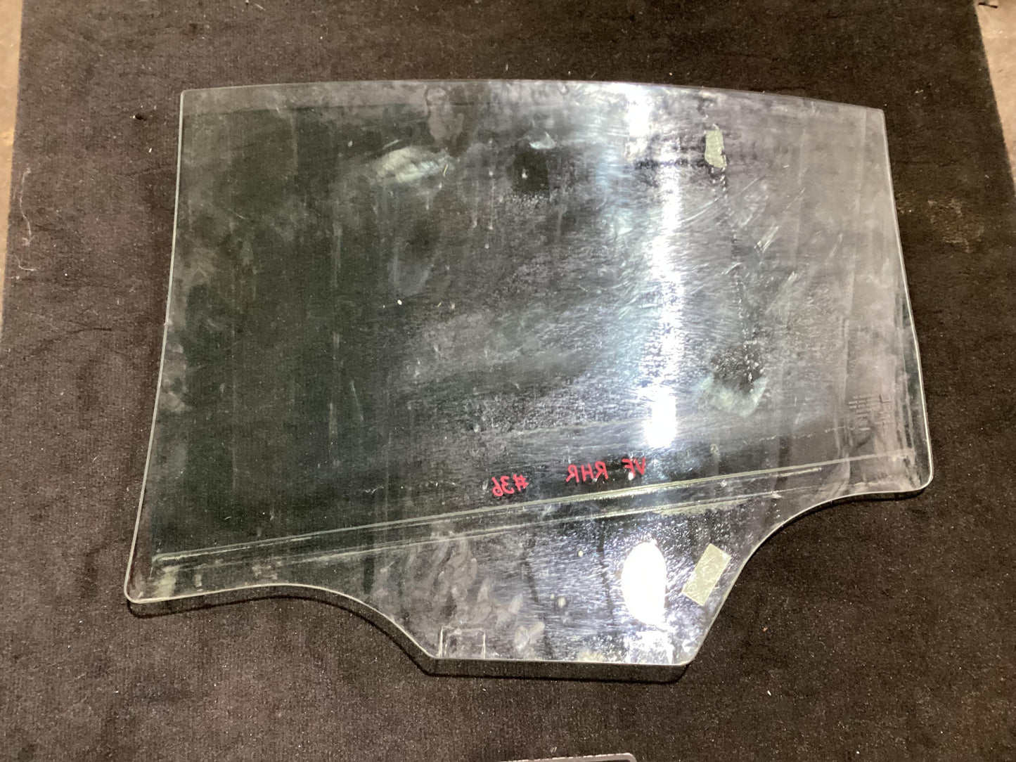 2015HoldenCalaisRight Rear Door Window92264938