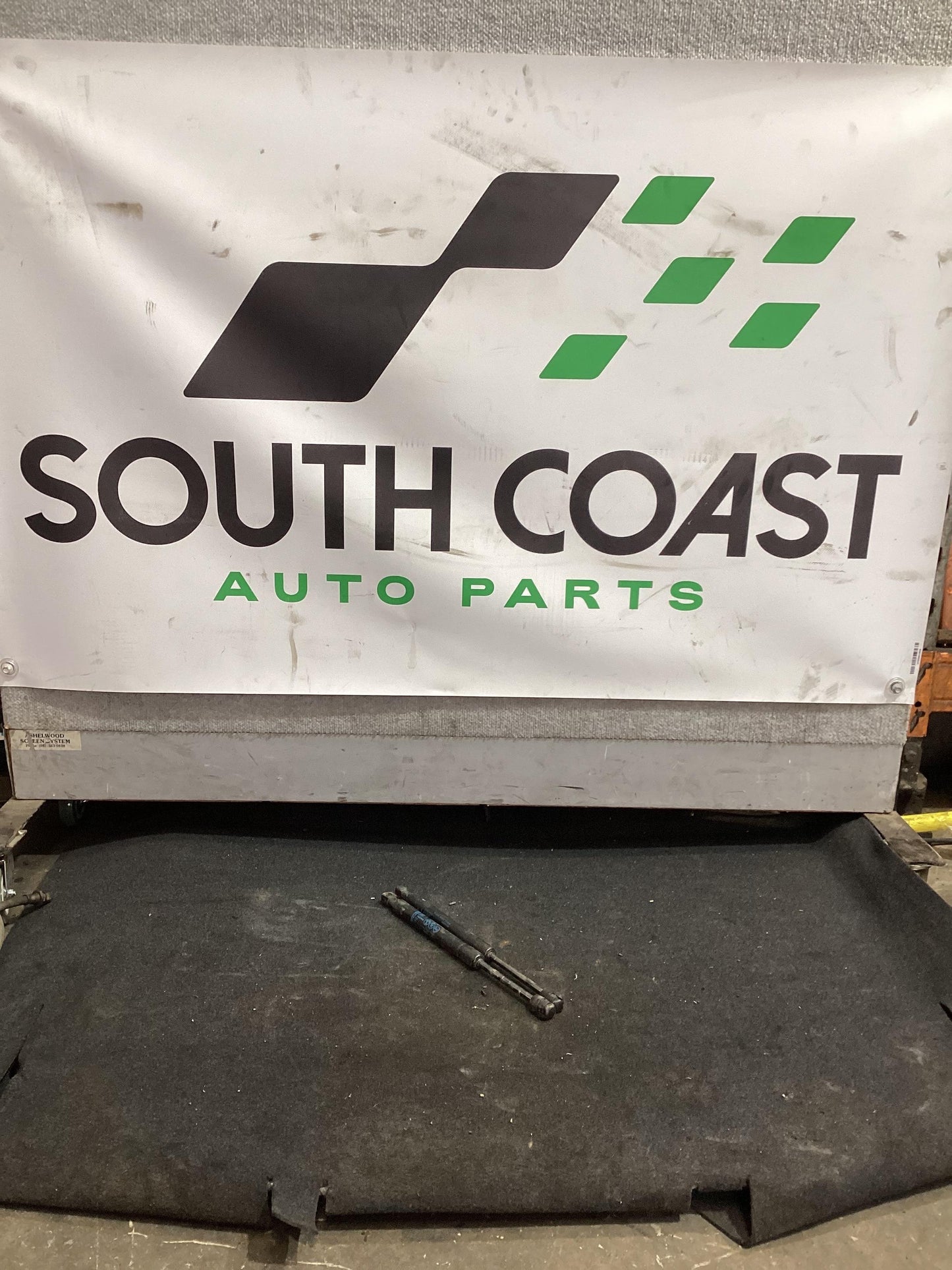 2006 - 2010 Holden Commodore VE  Bootlid Gas Struts