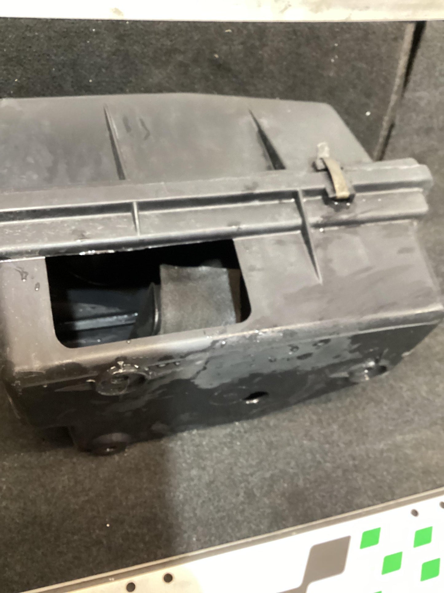 Holden Commodore VR  Cold Air Box 92031667