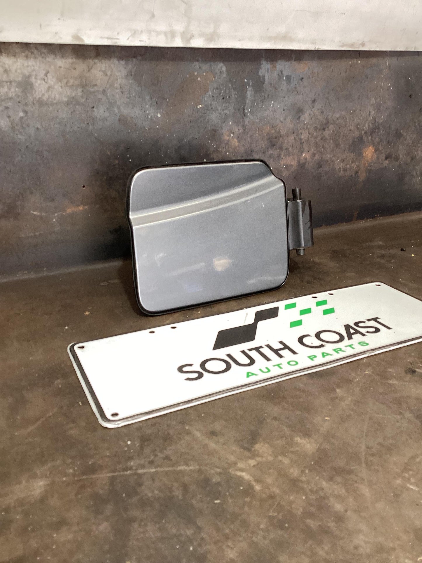 Volkswagen Amarok   Fuel Filler Door 0530010S
