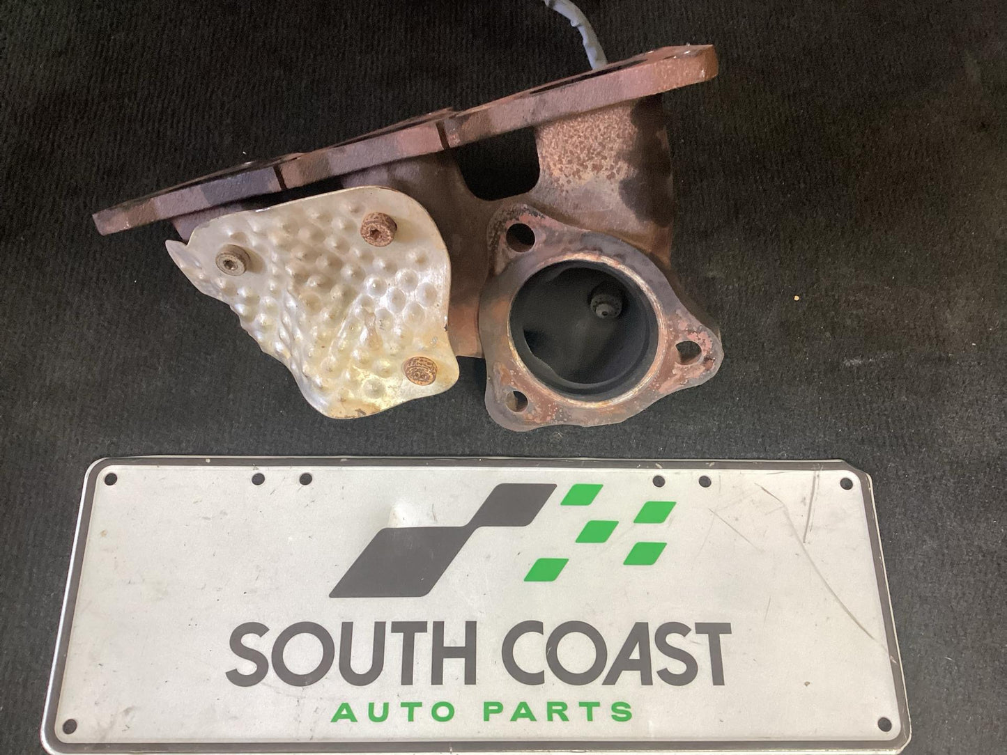 Holden Commodore   Right Exhaust Manifold 92088490EC SB