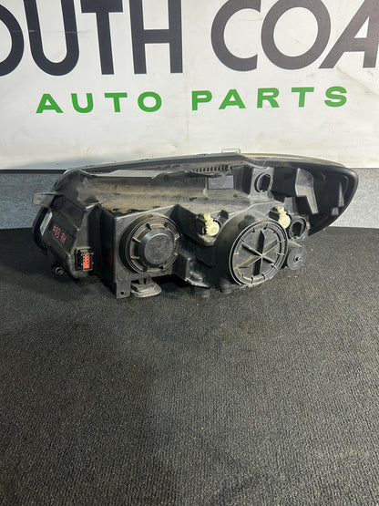 2017 Holden Commodore VF  Right Headlight 92285808