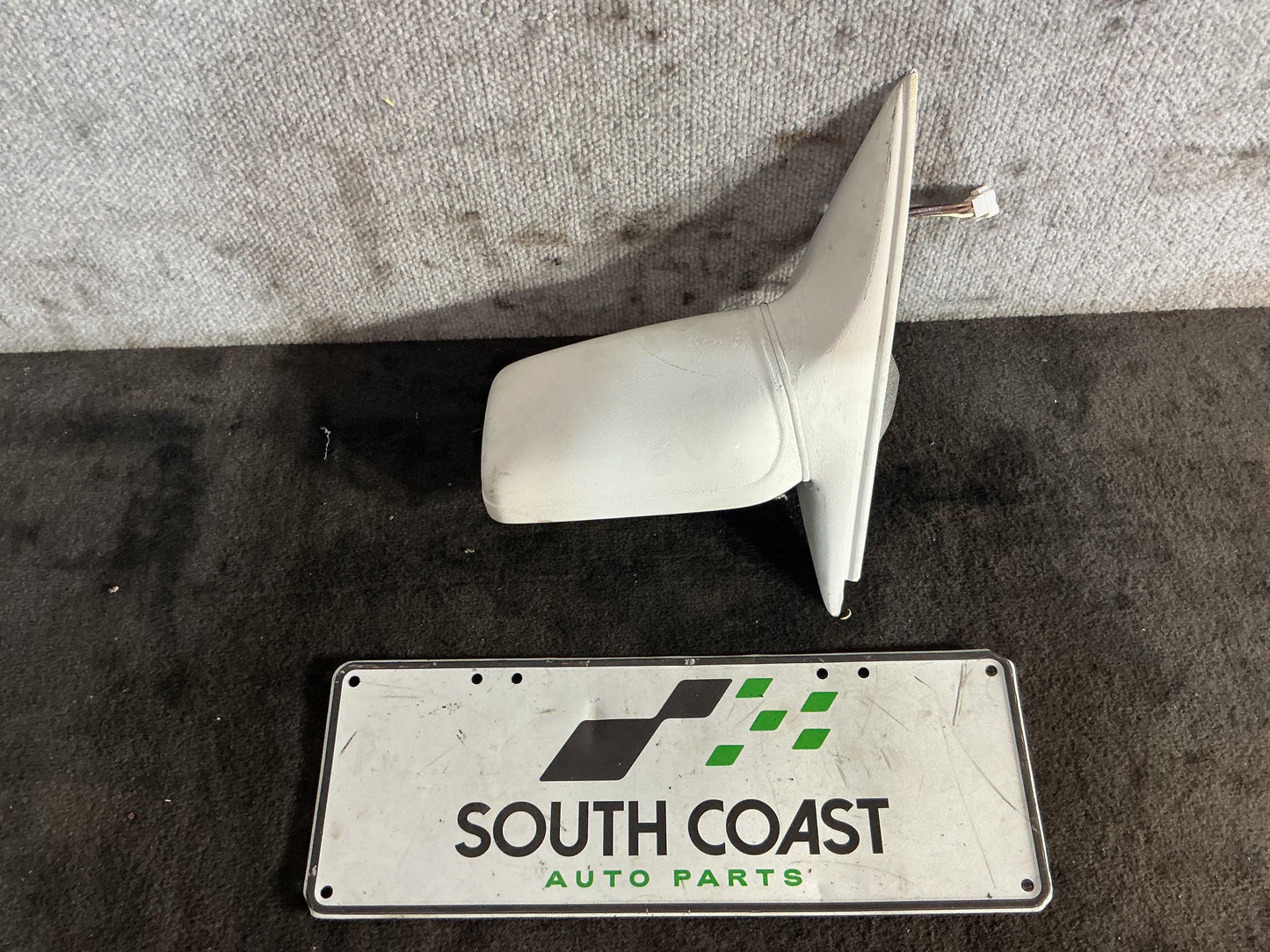 Holden Commodore VR 6H8VRK19HSL781543 Left Door Mirror