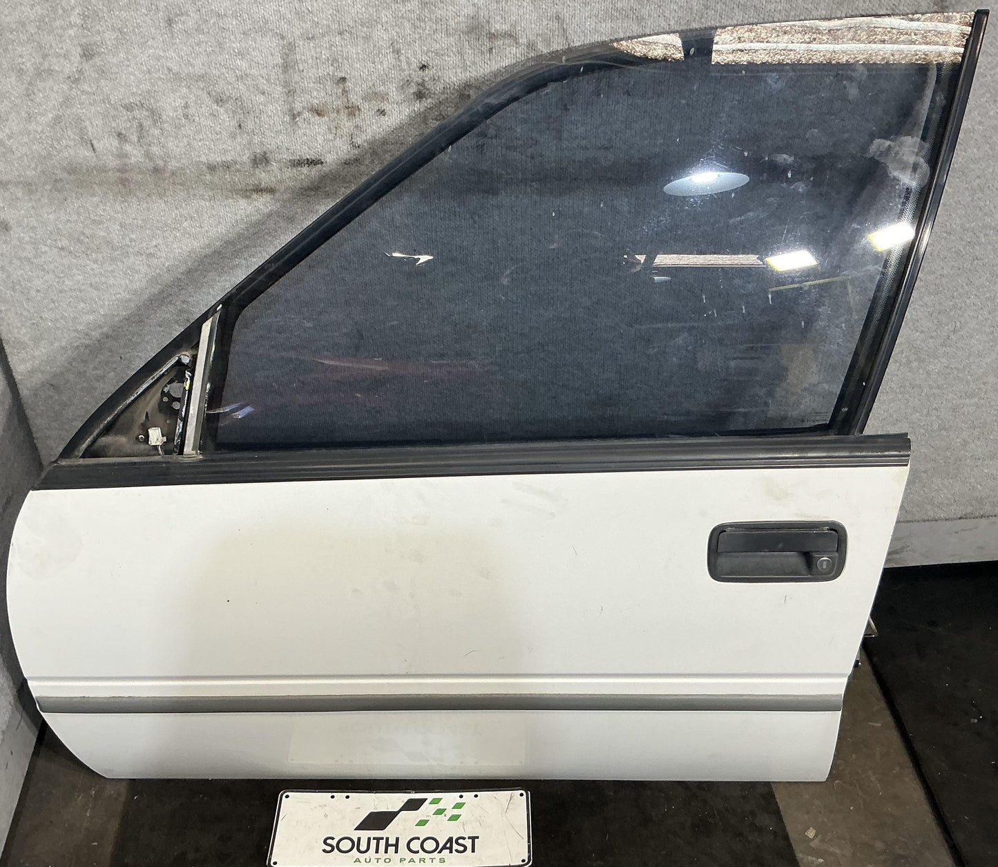 Holden Commodore VR 6H8VRK19HSL781543 Left Front Door