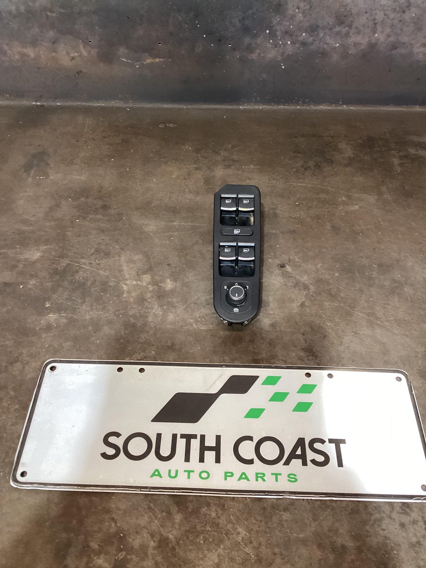 Volkswagen Amarok   Power Window Switch 2H0867409A