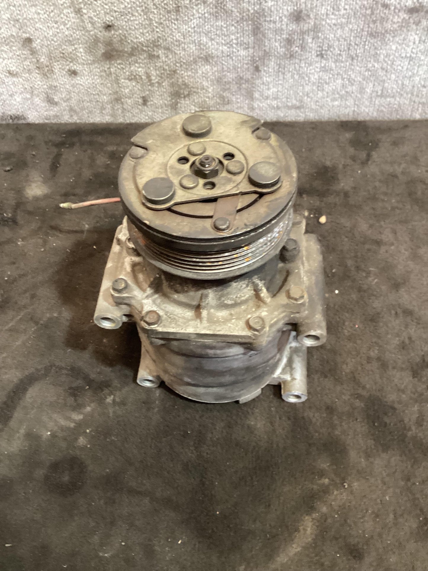 Holden Commodore VR 6H8VRK19HSL781543 A/C Compressor 3362610412