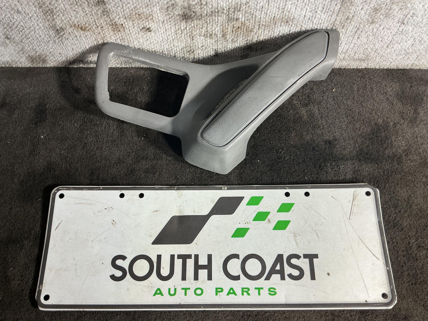 Holden Commodore VR 6H8VRK19HSL781543 Left Rear Grab Handle 92028216