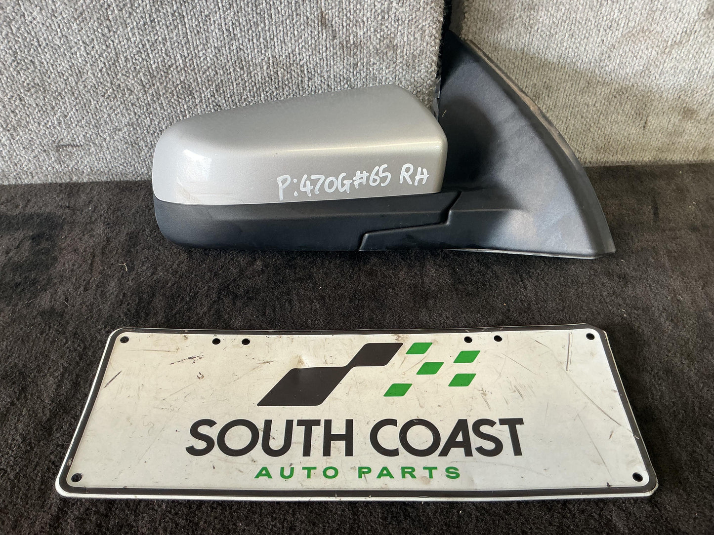 Holden Commodore VY  Right Door Mirror 92111026