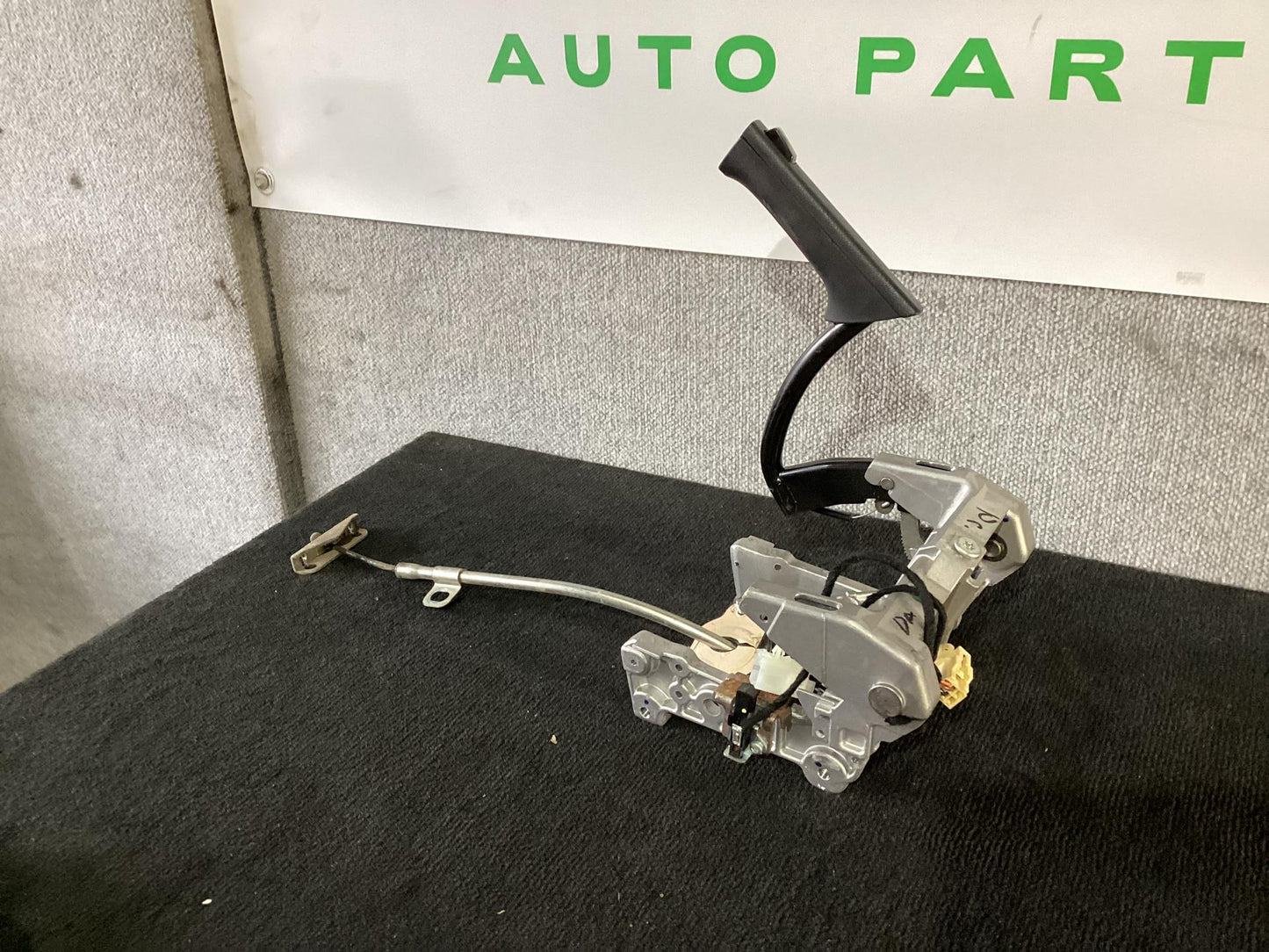 2006 - 2010 Holden Commodore VE  Handbrake Assembly 92200472