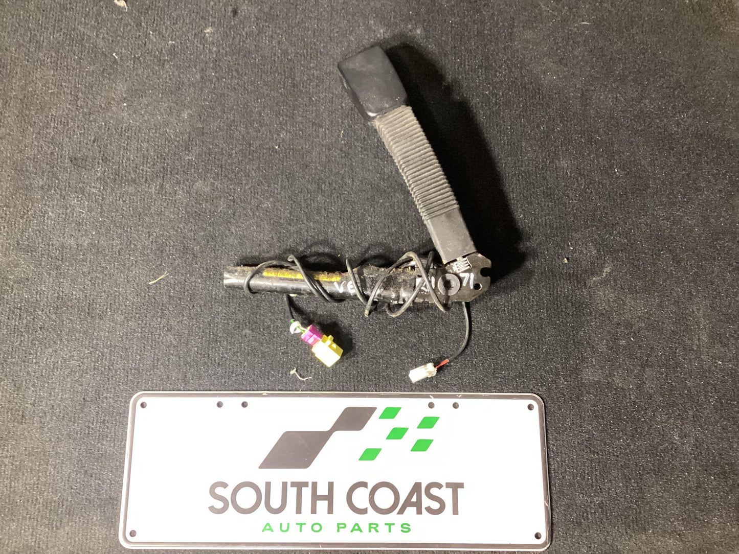 2009 - 2011 Holden Calais VE  Left Front Seat Belt Pretensioner