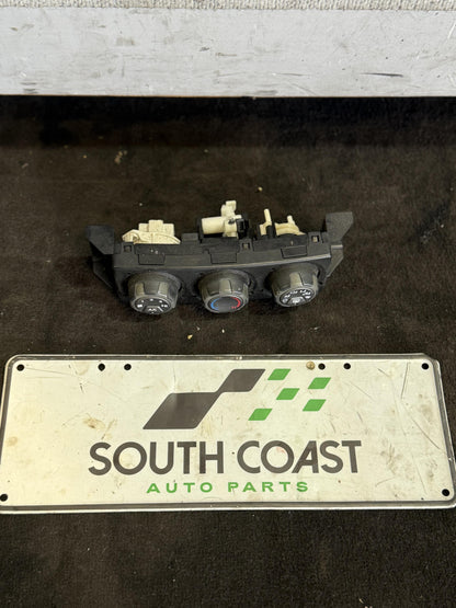 Holden Commodore VZ  Heater/AC Controls 92084227