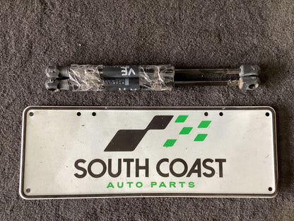2010, Holden, Calais, VE, Bootlid Gas Struts