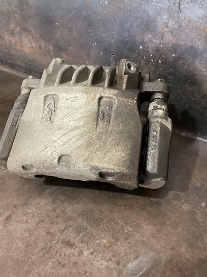 Holden Commodore VE 6G1EK5E79BL526529 Left Front Caliper