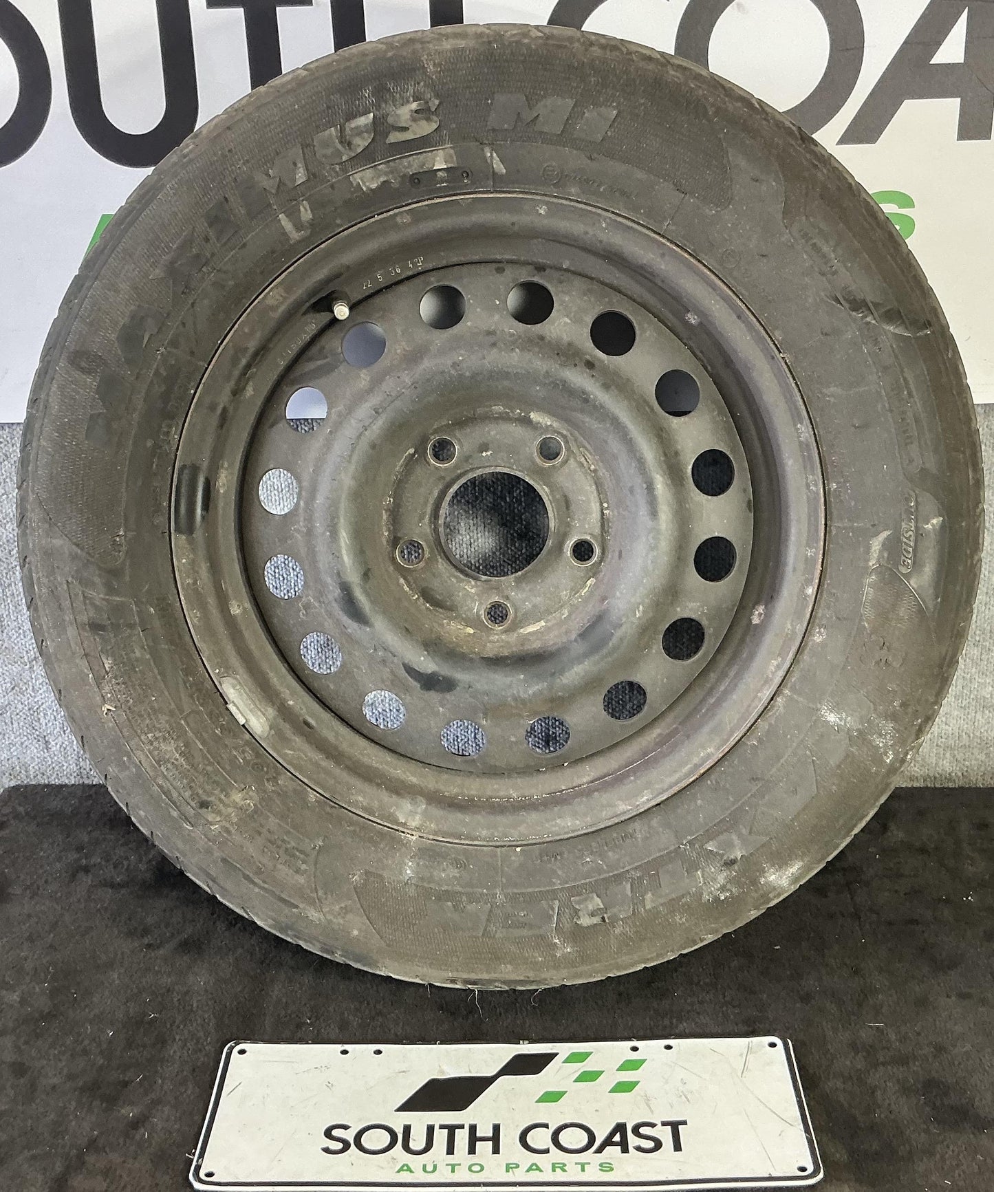Holden Commodore VU 6H8VUK80F2L904753 Spare Wheel
