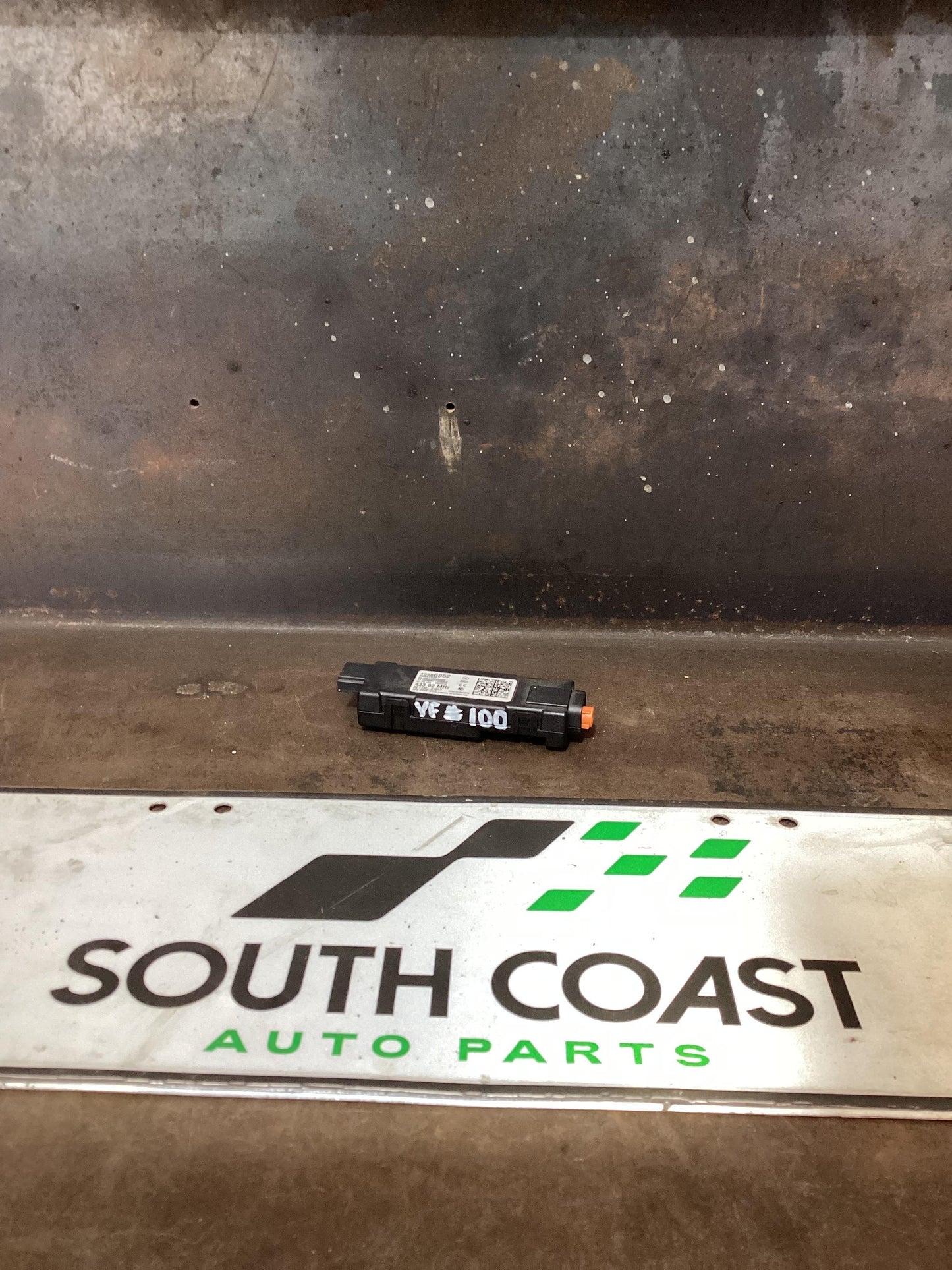 Holden Commodore VF  Central Locking Module 13586852