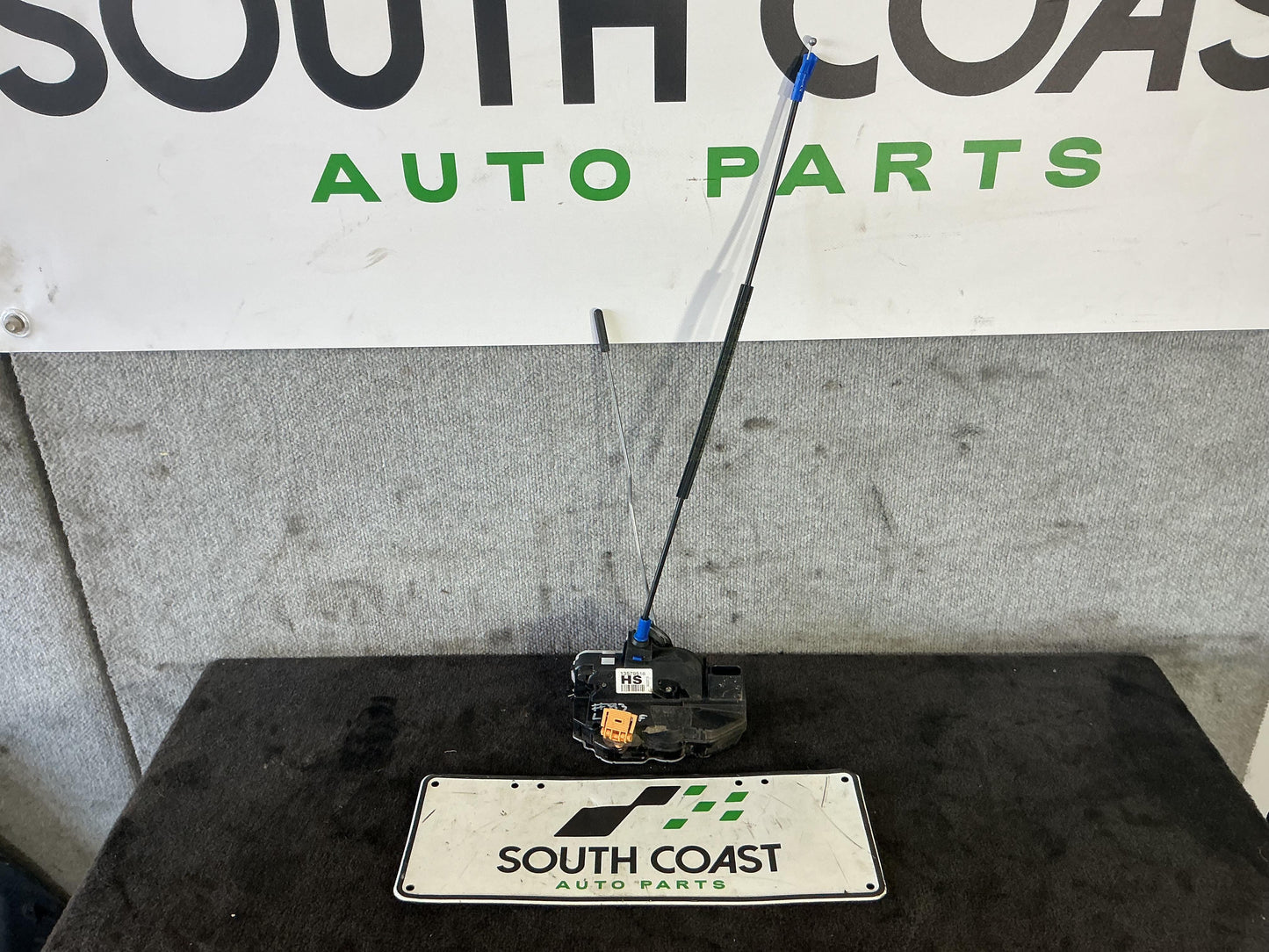 Holden Commodore VF  Left Front Door Lock Actuator 13579516