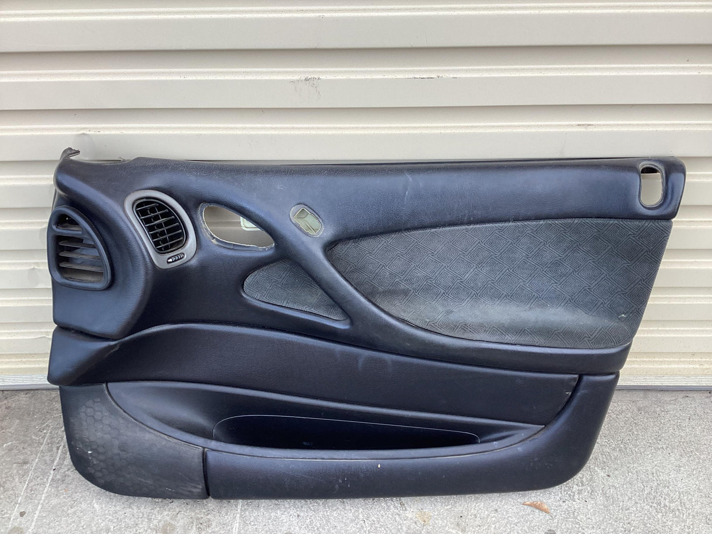 2002 - 2004 Holden Commodore VY 6G1YL54A94L196501 Door Trim