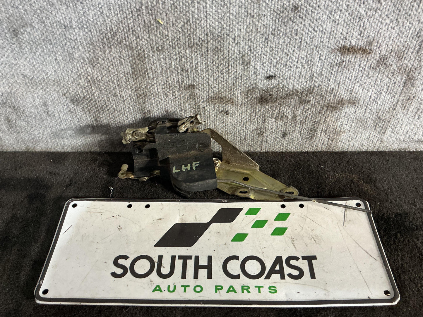 Holden Commodore VR 6H8VRK19HSL781543 Left Front Door Lock Actuator