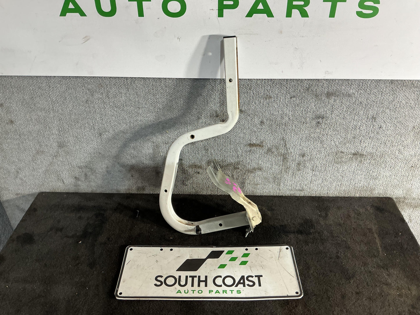 Holden Commodore VR 6H8VRK19HSL781543 Right Boot Hinge
