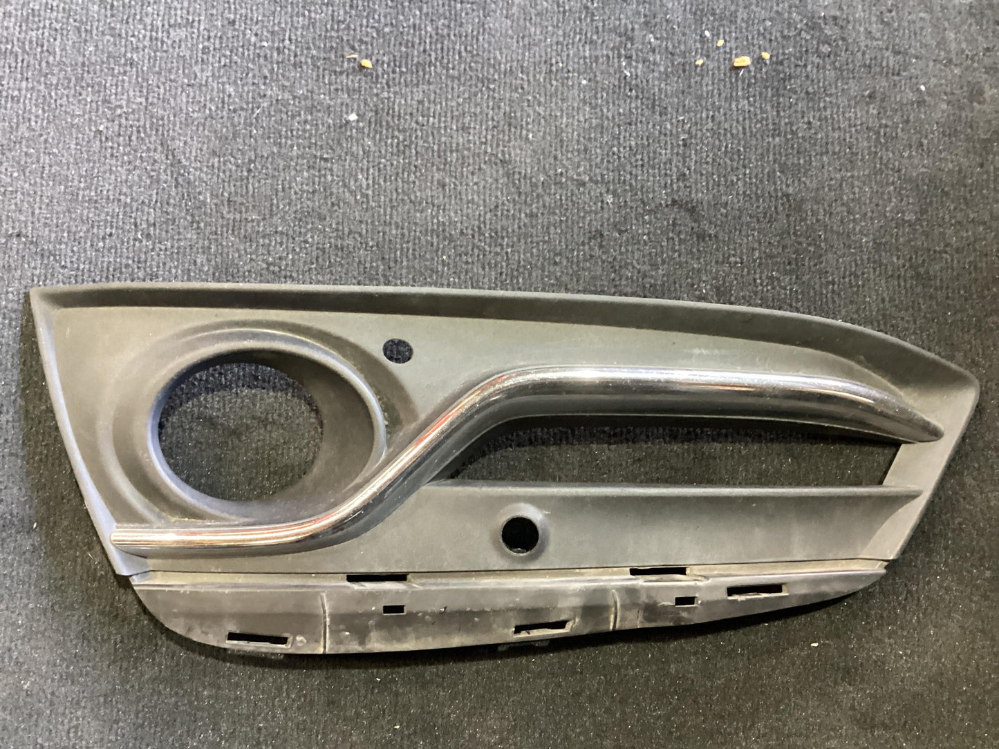 2015 Holden Calais VF  Left Fog Light Cover 92258422