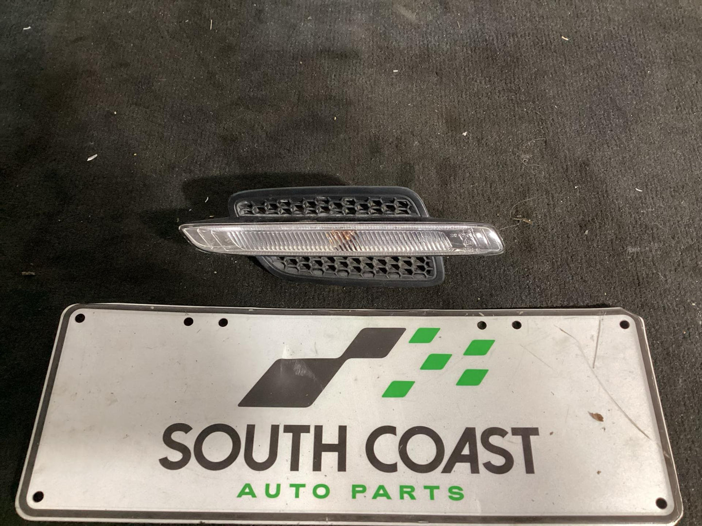 Holden Commodore   Left Indicator 92259018