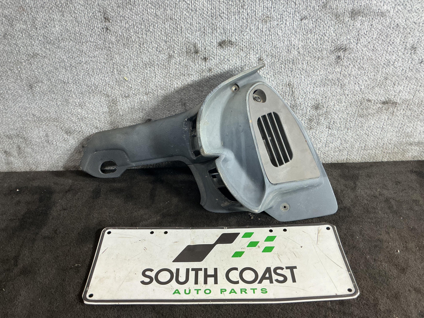 Holden Commodore VR 6H8VRK19HSL781543 A/C Vent Left 92052309