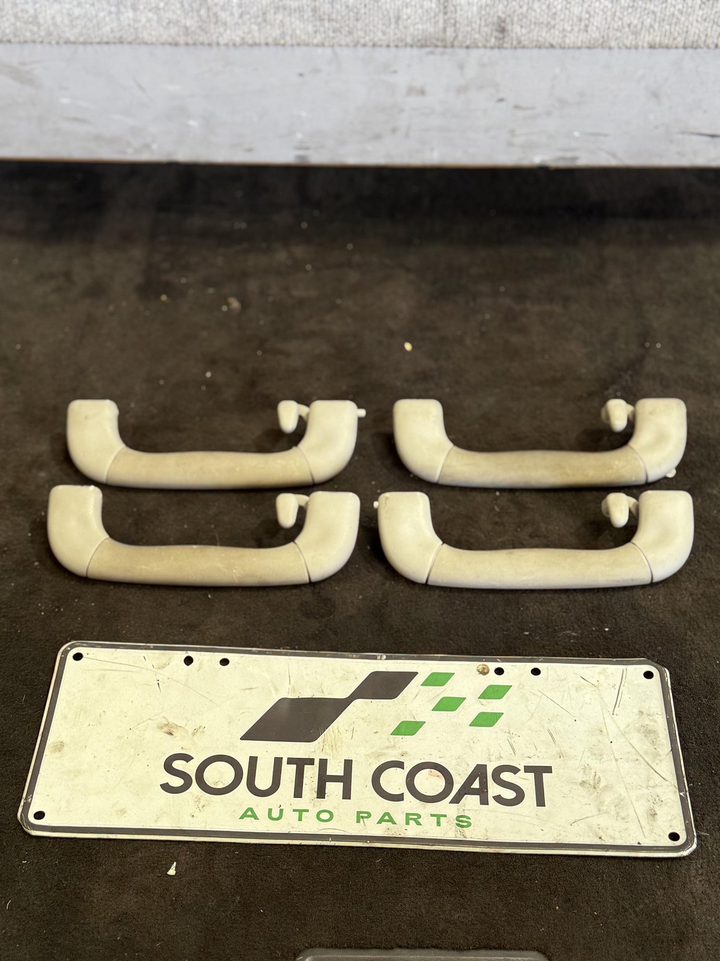 Holden Commodore VZ  Grab Handle Set  90459155