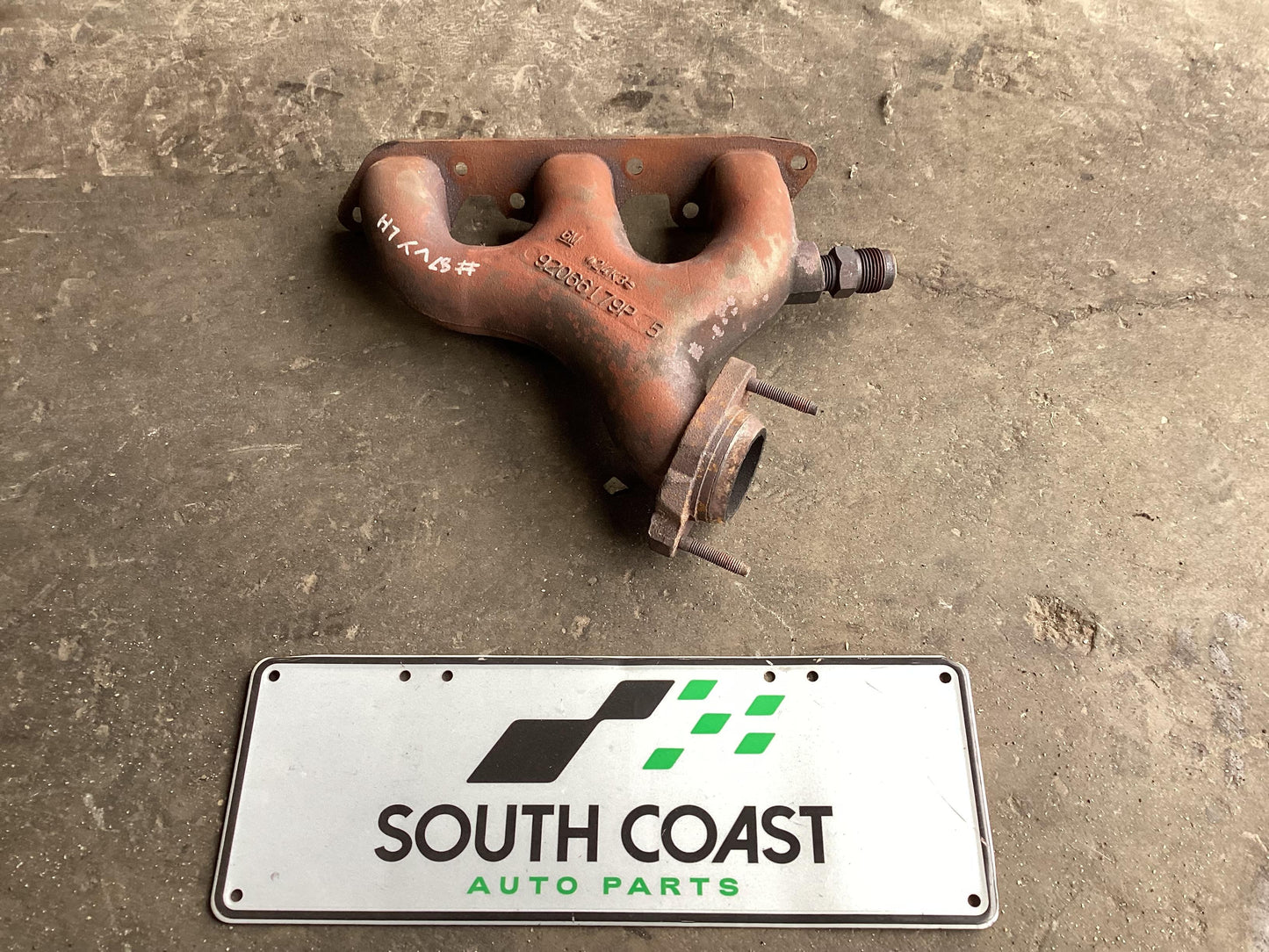 2002 - 2004 Holden Commodore VY 6G1YL54A94L196501 Exhaust Manifold 92066179