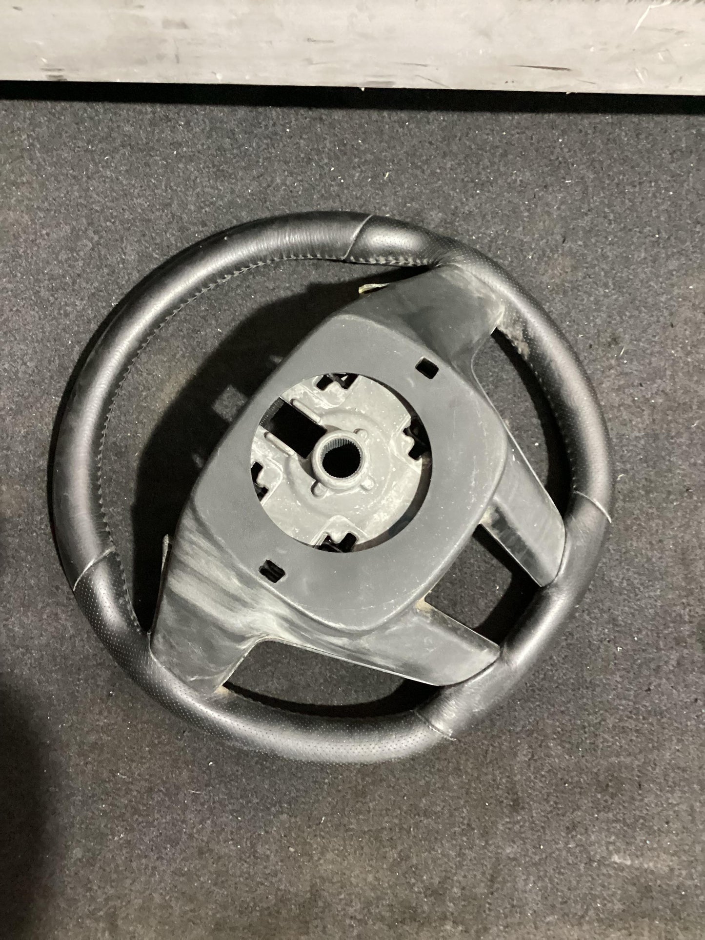 2006 - 2010 Holden Commodore VE  Steering Wheel 92189058