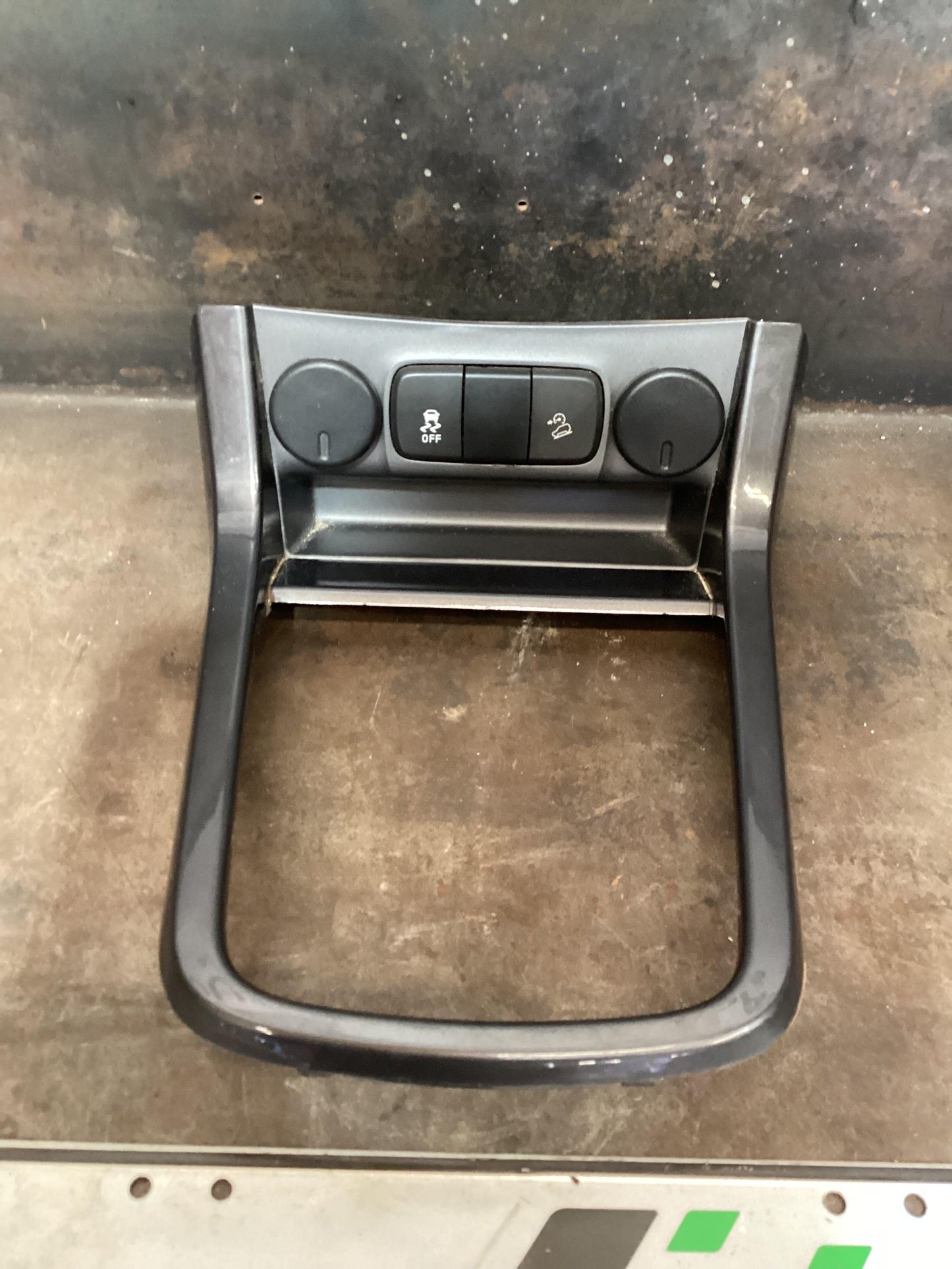 Holden Colorado RG  Shifter Surround
