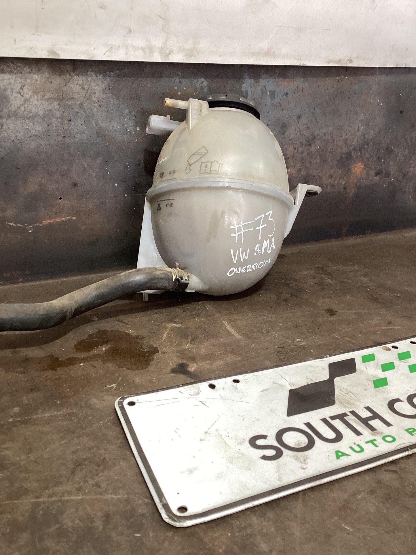 Volkswagen Amarok   Overflow Bottle 2HO121407