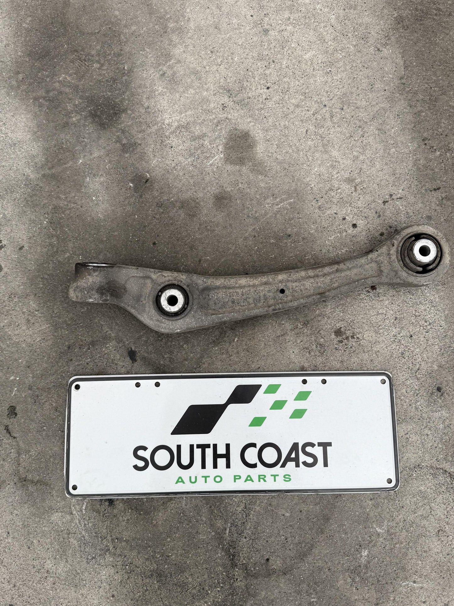Audi A4 B8 WAUZZ8K9AA071441 Right Front Lower Control Arm 8K0407156B