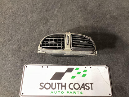 Holden Commodore VU  Dash Air Vent Centre 92047892