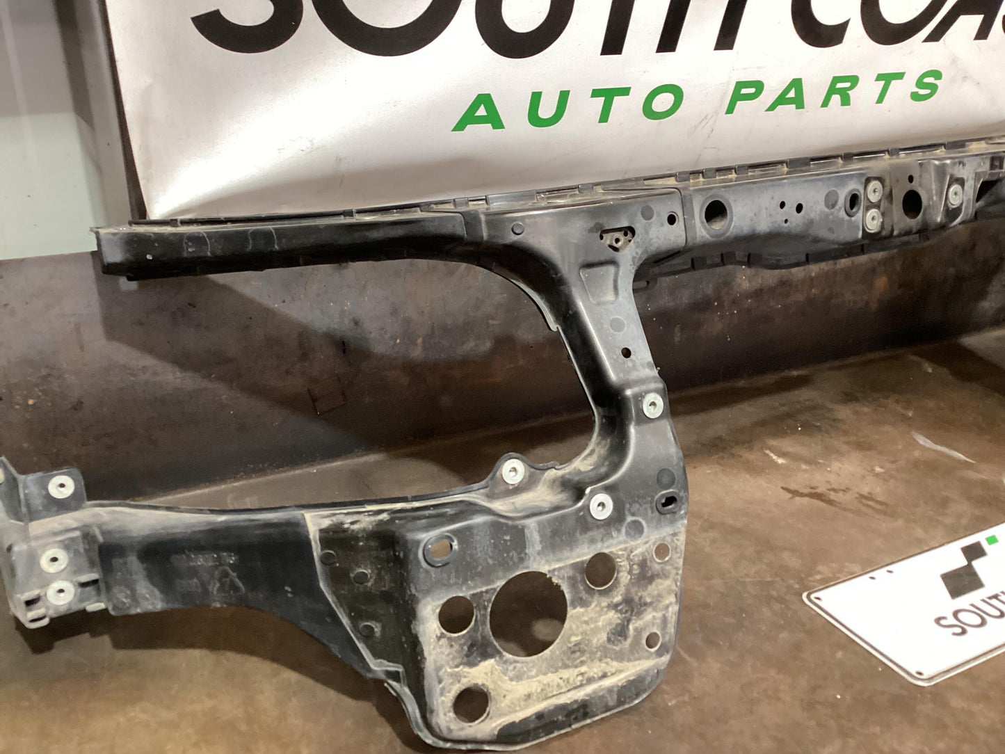 Holden Commodore VE 6G1EK5E79BL526529 Radiator Support