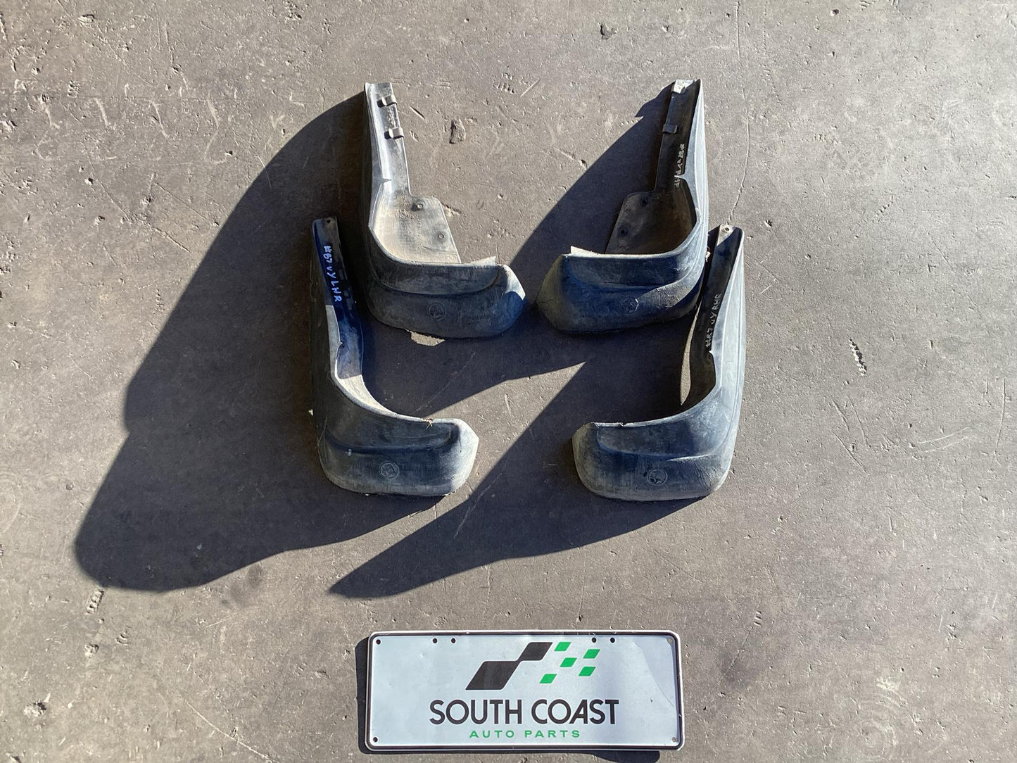 2002 - 2004 Holden Commodore VY 6G1YL54A94L196501 Mud Flaps Set 92144134