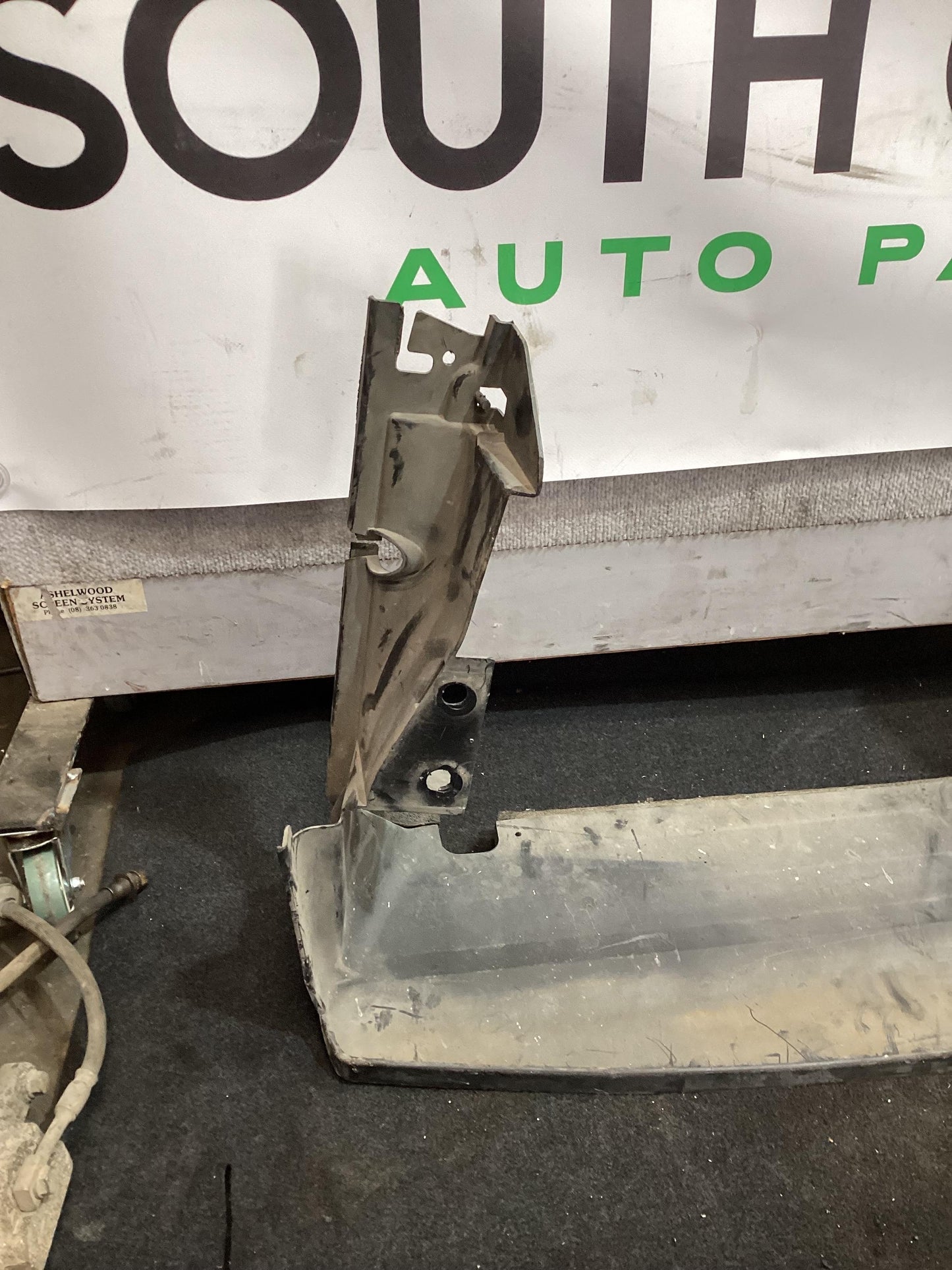 2006 - 2010 Holden Commodore VE  Air Dam 92232878