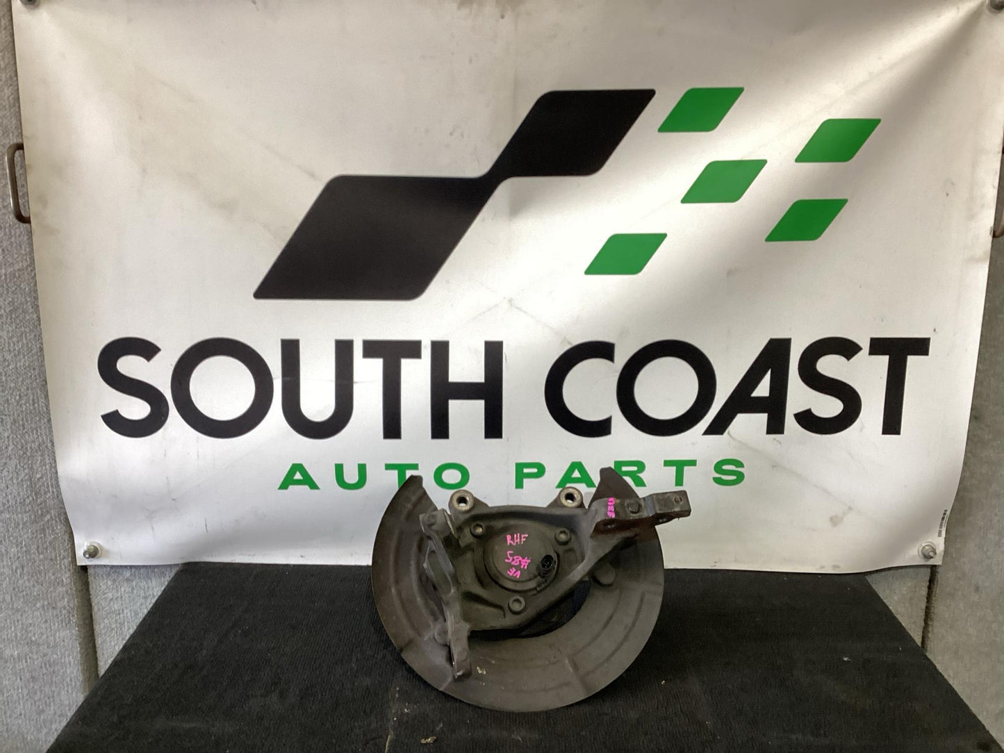 2006 - 2010 Holden Commodore VE  Right Front Hub Assembly