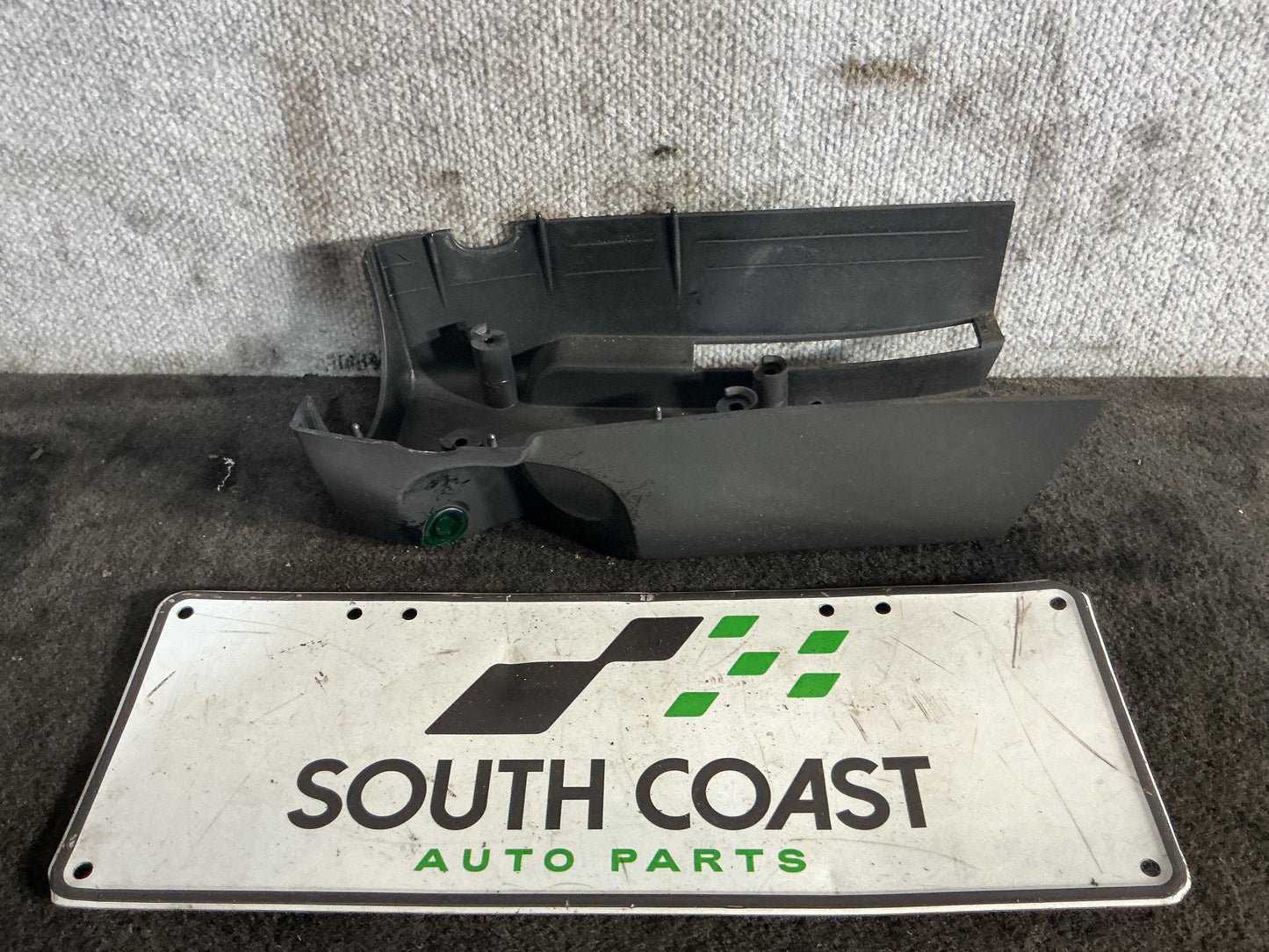 Holden Commodore VR 6H8VRK19HSL781543 Steering Column Shroud 92042571