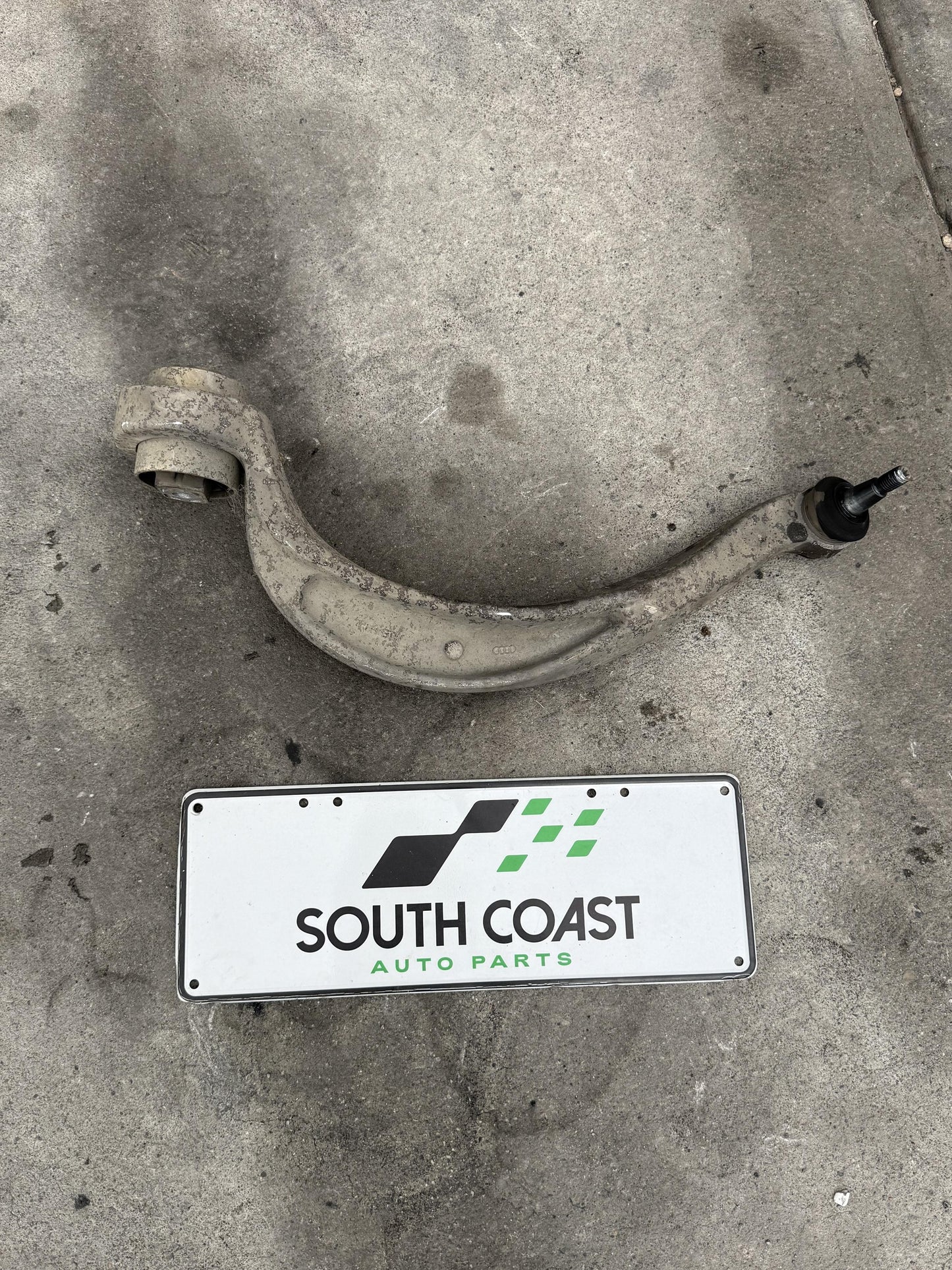 Audi A4 B8 WAUZZ8K9AA071441 Right Rear Lower Control Arm 8K0407696E
